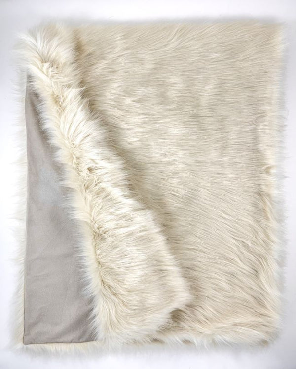 Homeroots 60" X 86" Royal White Long Hair Faux Fur Throw  Faux Fur 475691