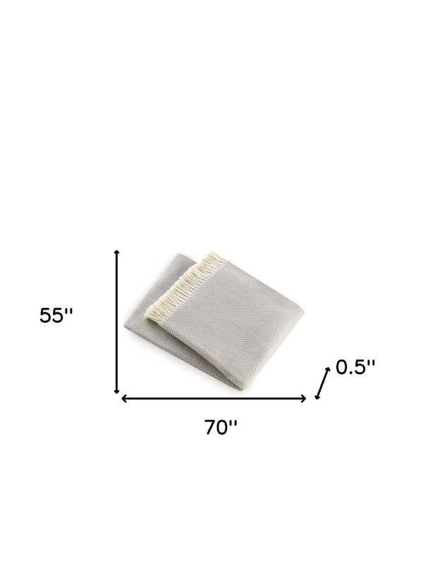 HomeRoots Soft Light Gray Links Pattern Throw Blanket - Cozy, Stylish & Versatile for Home Decor & Gifting! 475697