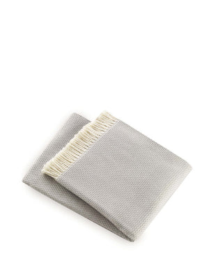 HomeRoots Soft Light Gray Links Pattern Throw Blanket - Cozy, Stylish & Versatile for Home Decor & Gifting! 475697