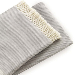 HomeRoots Soft Light Gray Links Pattern Throw Blanket - Cozy, Stylish & Versatile for Home Decor & Gifting! 475697