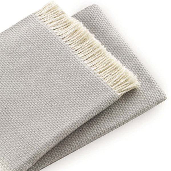 HomeRoots Soft Light Gray Links Pattern Throw Blanket - Cozy, Stylish & Versatile for Home Decor & Gifting! 475697