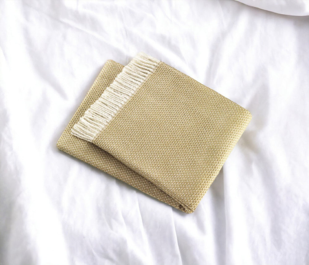 HomeRoots Soft Yellow Stone Links Pattern Throw Blanket - Cozy, Durable, and Stylish Accent for Any Space 475703
