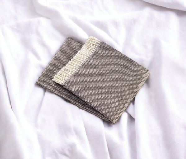 HomeRoots Soft Taupe Links Pattern Throw Blanket - Luxurious Cotton Blend, Cozy Design for All Seasons & Decor 475704
