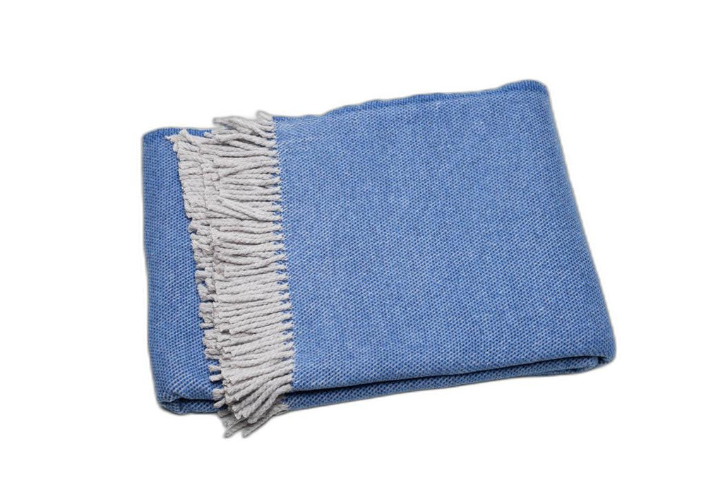 Homeroots Cobalt Blue Mini Dot Fringed Throw Blanket  Cotton 475708