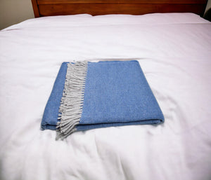 Homeroots Cobalt Blue Mini Dot Fringed Throw Blanket  Cotton 475708