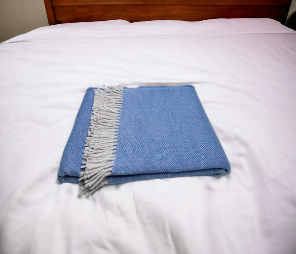 Homeroots Cobalt Blue Mini Dot Fringed Throw Blanket  Cotton 475708