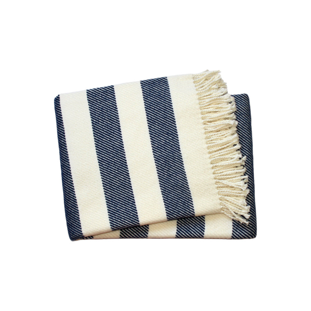 Homeroots Cream And Navy Blue Slanted Stripe Fringed Throw Blanket  Cotton 475716