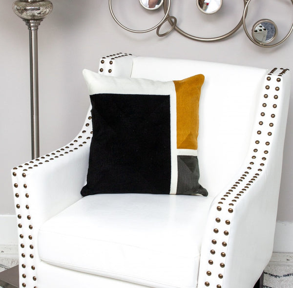 Homeroots 20" Stylish Black And Yellow Cotton Throw Pillow - Soft, Durable, And Perfect For Home Decor Bliss!   476176