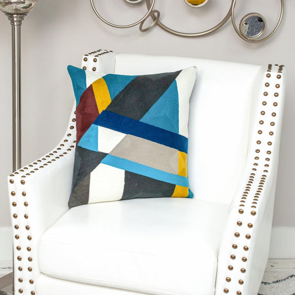 Homeroots 20" Blue And White Cotton Throw Pillow - Stylish, Soft, And Durable Decorative Accent For Your Home   476180