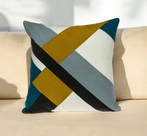 Homeroots 20" Brown And Black Cotton Throw Pillow - Stylish, Cozy Décor For Any Room Or Sofa Accent Piece   476184