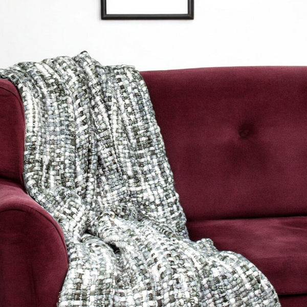 Homeroots Green And White Knitted Cotton Blend Abstract Throw Blanket With Fringe  Cotton Blend 476229