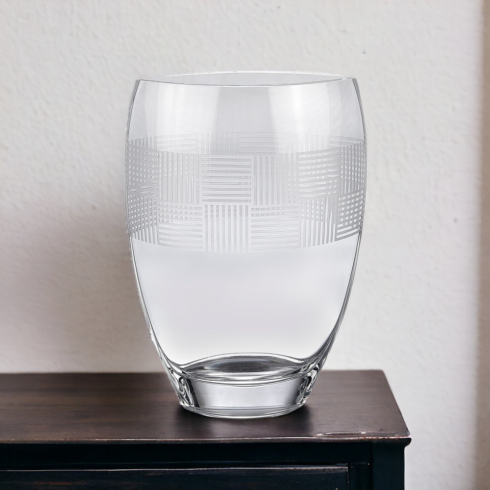 Homeroots 12" Clear With Geometric Pattern Oval Crystal Table Vase  Crystal Glass 476255