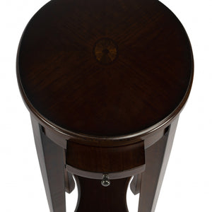 Homeroots 26" Chestnut Oval End Table With Shelf   476463