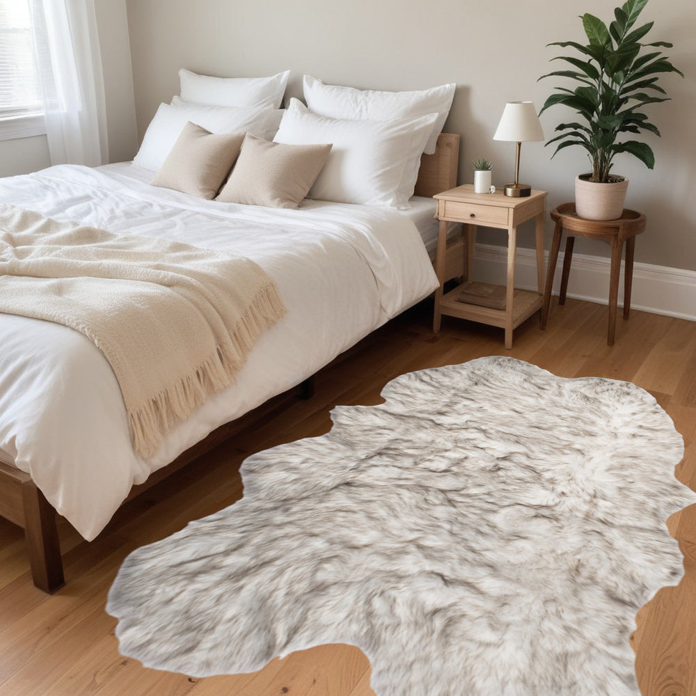 Homeroots 4' X 6'  Ombre Chocolate Faux Fur Washable Non Skid Area Rug  Acrylic 476609