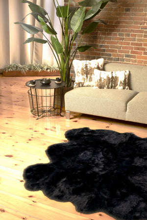 Homeroots 5' X 6' Black Wool Sheepskin Handmade Area Rug  Wool 476623