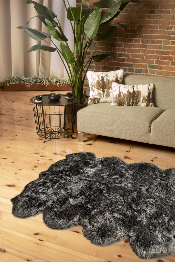 Homeroots 6' X 6' Grey Wool Sheepskin Handmade Area Rug  Wool 476627