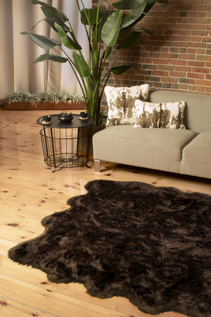 Homeroots 6' X 6' Chocolate Wool Sheepskin Handmade Area Rug  Wool 476628