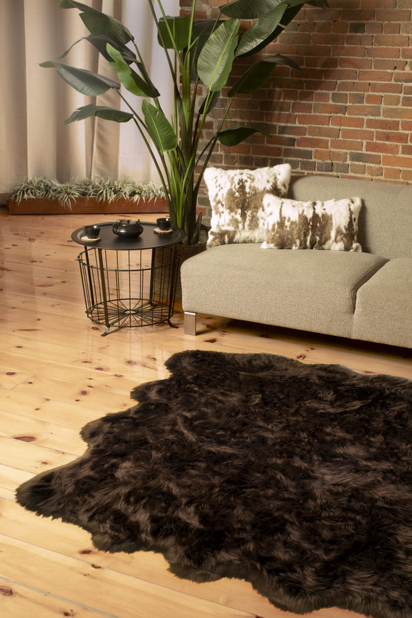 Homeroots 6' X 6' Chocolate Wool Sheepskin Handmade Area Rug  Wool 476628