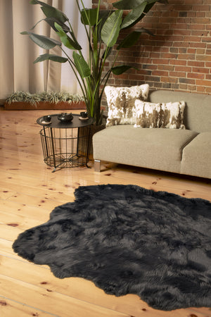 Homeroots 5' X 6' Grey Faux Fur Washable Non Skid Area Rug  Acrylic 476641