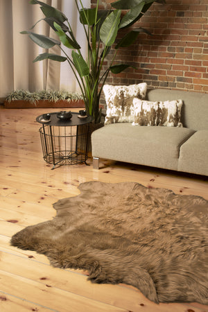Homeroots 5' X 6' Tan Faux Sheepskin Non Skid Area Rug  Faux Sheepskin 476643