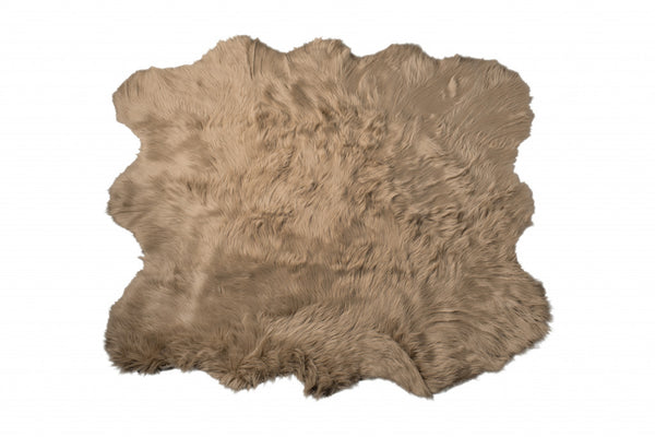 Homeroots 5' X 6' Tan Faux Sheepskin Non Skid Area Rug  Faux Sheepskin 476643