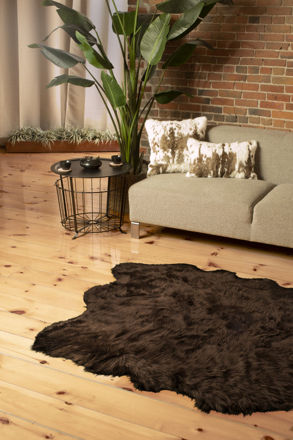 Homeroots 5' X 6' Chocolate Faux Sheepskin Non Skid Area Rug  Faux Sheepskin 476646