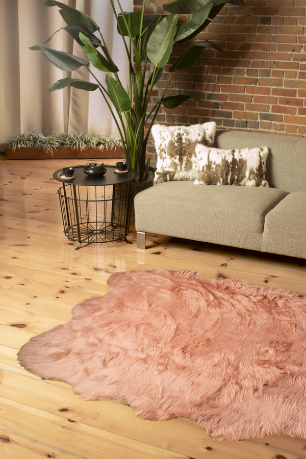 Homeroots 5' X 6' Rose Pink Faux Sheepskin Non Skid Area Rug  Faux Sheepskin 476649