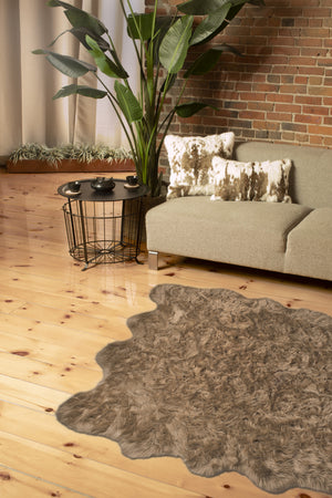 Homeroots 6' X 6' Tan Faux Fur Washable Non Skid Area Rug  Acrylic 476652