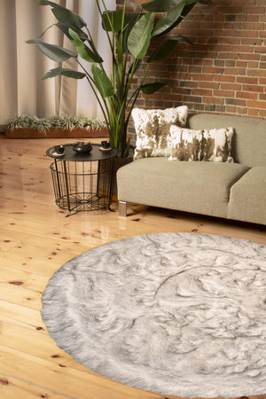 Homeroots 6' X 6' Ombre Grey Round Faux Fur Washable Non Skid Area Rug  Acrylic 476660