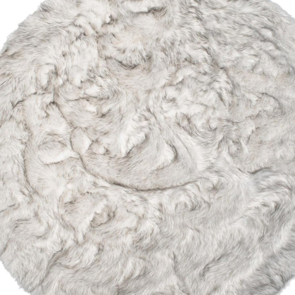 HomeRoots 6' Round Faux Fur Area Rug - Plush, Washable, Non-Skid Design for Cozy, Modern Interiors Gray 476660