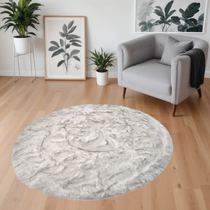 Homeroots 6' X 6' Ombre Grey Round Faux Fur Washable Non Skid Area Rug  Acrylic 476660