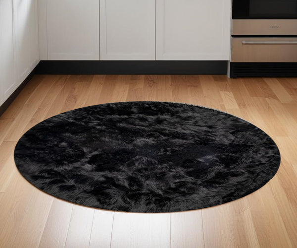 Homeroots 6' X 6' Black Round Faux Fur Washable Non Skid Area Rug  Acrylic 476663