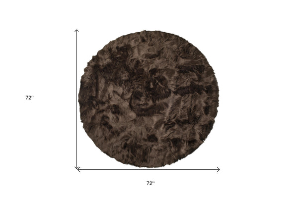 Homeroots 6' X 6' Chocolate Round Faux Fur Washable Non Skid Area Rug  Acrylic 476664