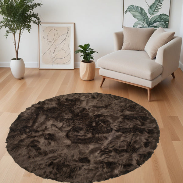 Homeroots 6' X 6' Chocolate Round Faux Fur Washable Non Skid Area Rug  Acrylic 476664