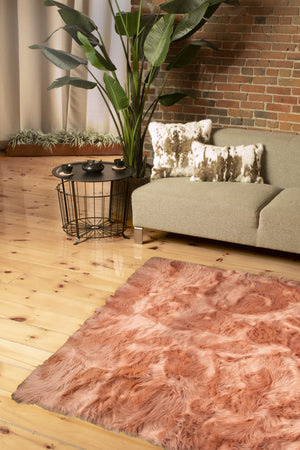 Homeroots 5' X 8' Dusty Rose Faux Fur Non Skid Area Rug  Faux Fur 476676