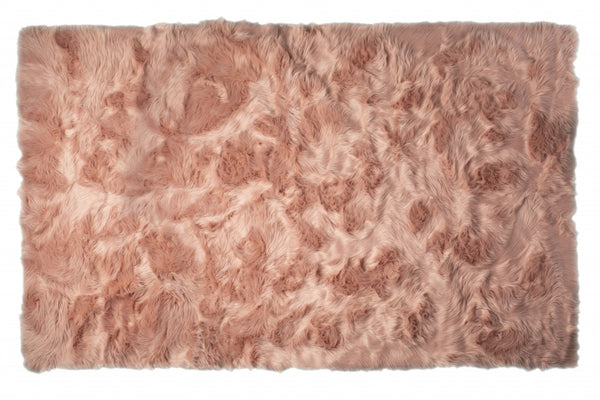 Homeroots 5' X 8' Dusty Rose Faux Fur Non Skid Area Rug  Faux Fur 476676