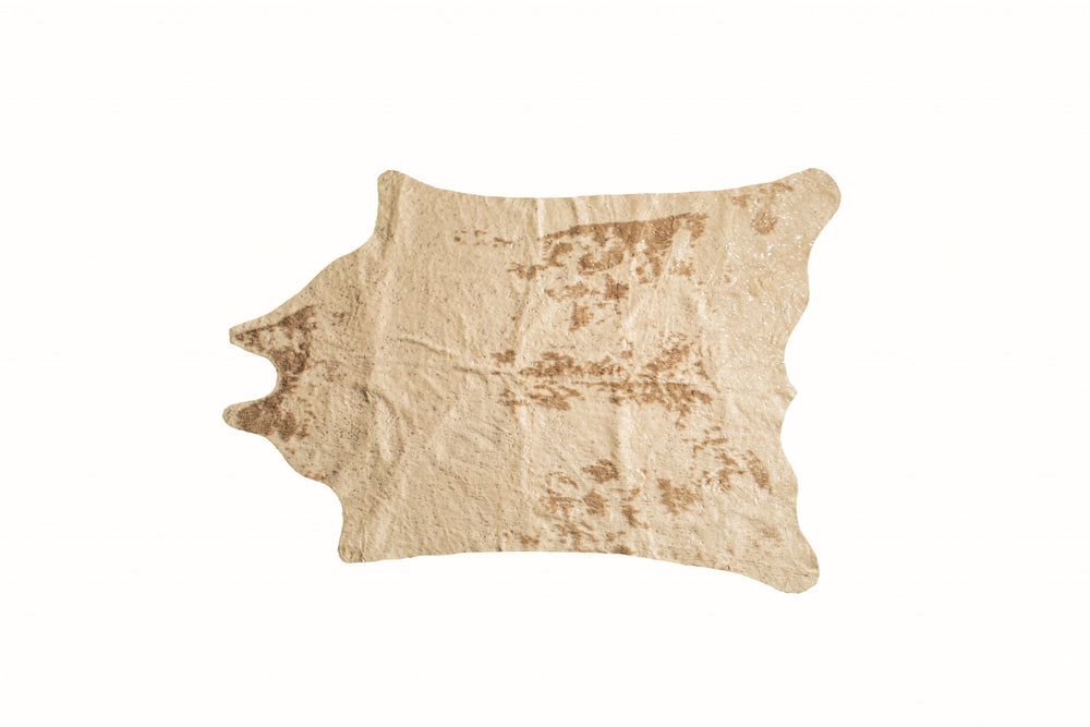 Homeroots 4' X 5' Off White And Silver Faux Cowhide Non Skid Area Rug  Faux Cowhide 476678