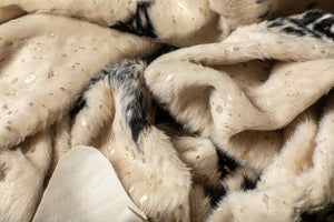 Homeroots 5' X 8' Off White Black And Gold Faux Cowhide Washable Area Rug  Acrylic 476682