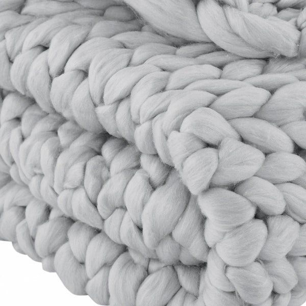 Homeroots 50" X 60" Light Gray Boho Chunky Knit  Throw Blanket  Polyester 478039