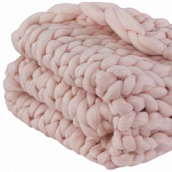 Homeroots 50" X 60" Pink Chunky Knit Polyester Throw Blanket  Polyester 478040
