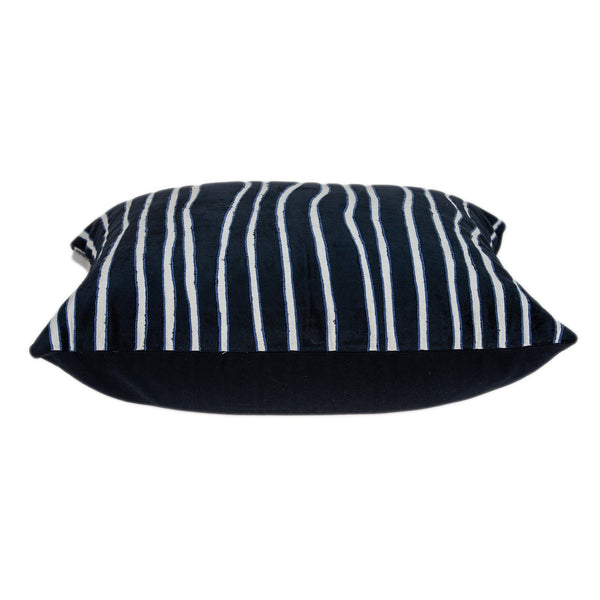 Homeroots 20" Blue And White Cotton Throw Pillow - Stylish, Soft, And Durable Accent For Home Decor Bliss   478564