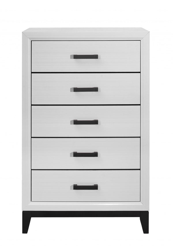 Homeroots 31" White Wood Five Drawer Standard Chest  Solid And Manufactured Wood 478638