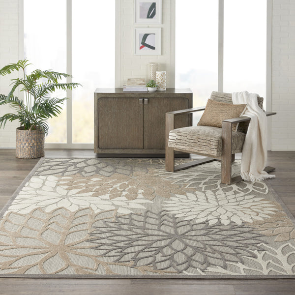Homeroots 10' X 13' Natural Floral Non Skid Indoor Outdoor Area Rug  Polypropylene 479283
