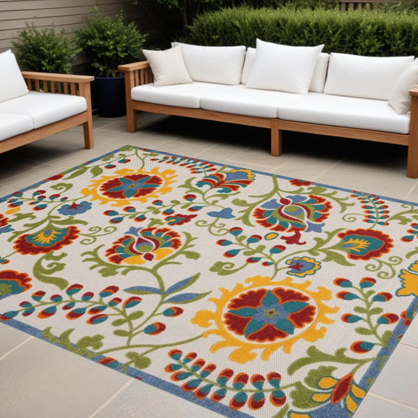 HomeRoots 10' Green and Ivory Indoor Outdoor Area Rug - Durable, Low-Maintenance Design for High-Traffic Spaces 479328