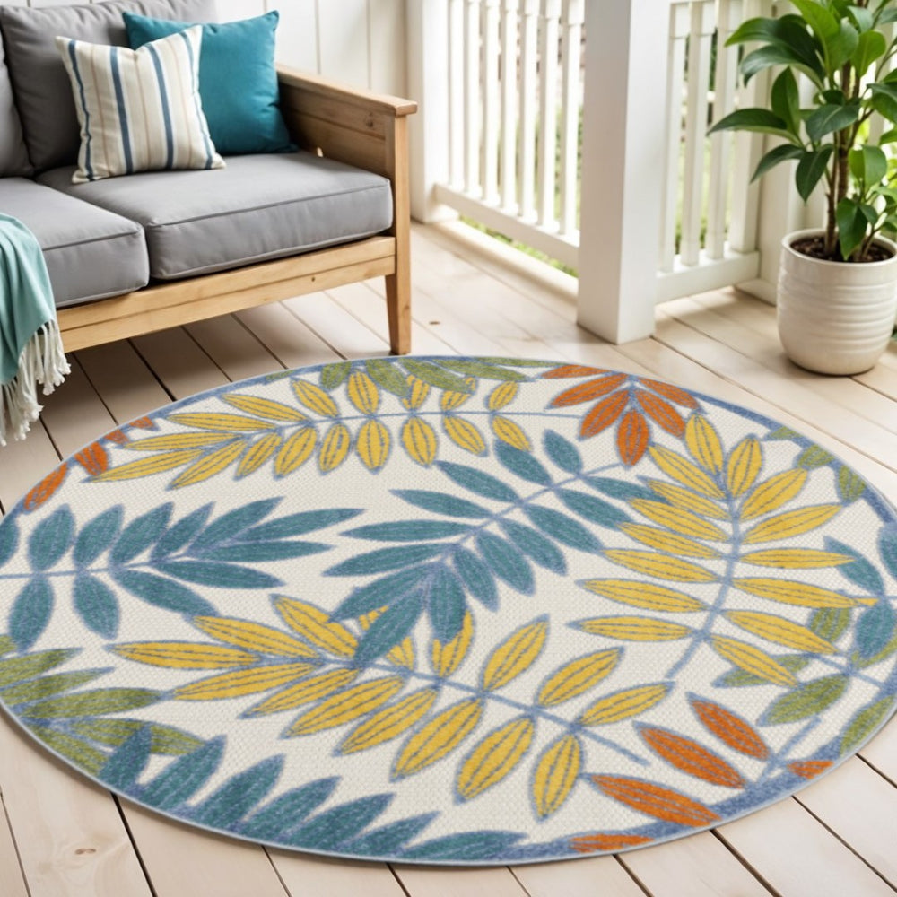 HomeRoots 5' Coastal-Inspired Ivory and Blue Round Area Rug for Indoor & Outdoor Spaces - Durable & Stylish 479340