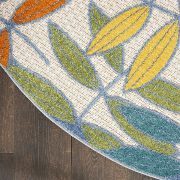 Homeroots 8' X 8' Ivory Round Floral Non Skid Indoor Outdoor Area Rug  Polypropylene 479343