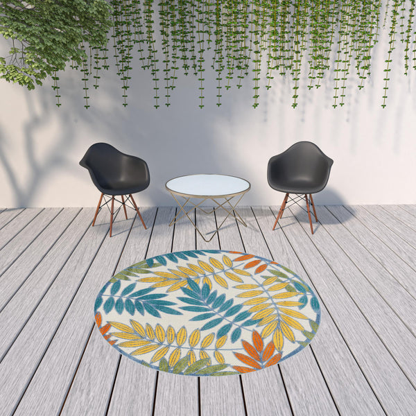 Homeroots 8' X 8' Ivory Round Floral Non Skid Indoor Outdoor Area Rug  Polypropylene 479343