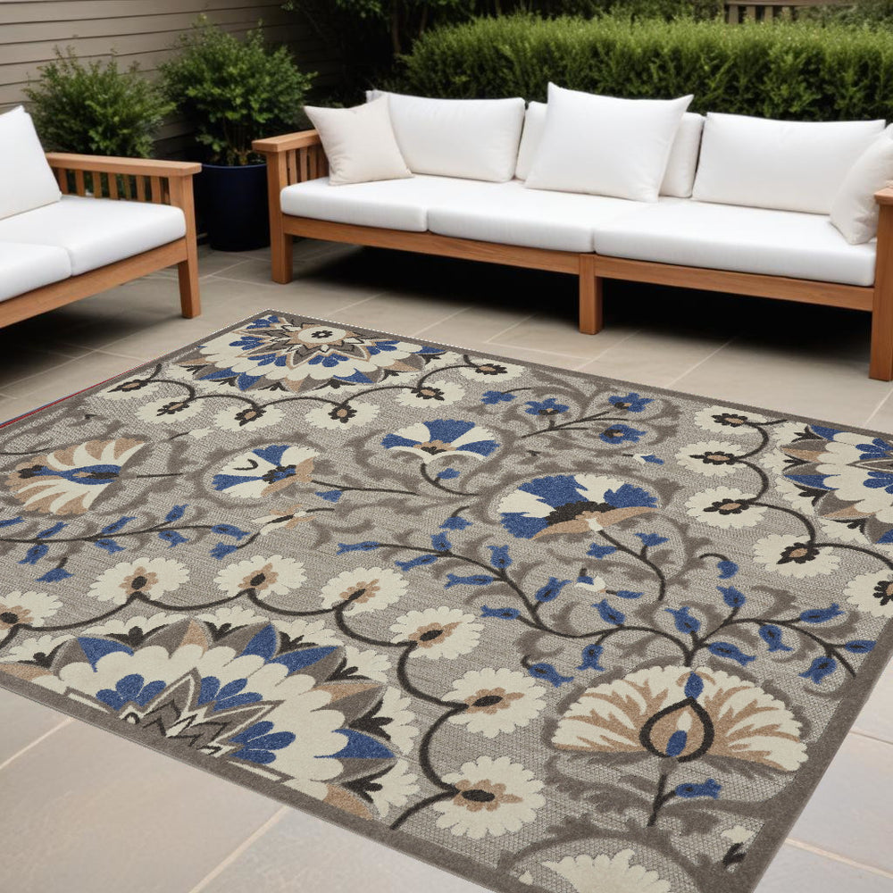 Homeroots 10' X 13' Grey Floral Non Skid Indoor Outdoor Area Rug  Polypropylene 479361