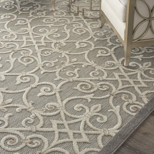 Homeroots 10' X 13' Natural Damask Non Skid Indoor Outdoor Area Rug  Polypropylene 479377