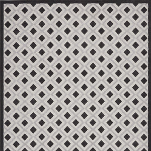 Homeroots 12' X 15' Black And White Gingham Non Skid Indoor Outdoor Area Rug  Polypropylene 479419